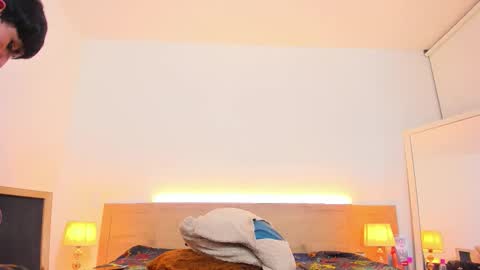 Snapshot of hoot_booys_ chatting on 11/15/25, 09:28 hoot_booys_ online show from 11/15/25, 09:28