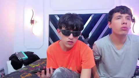 Snapshot of hoot_booys_ chatting on 11/17/25, 07:41 hoot_booys_ online show from 11/17/25, 07:41