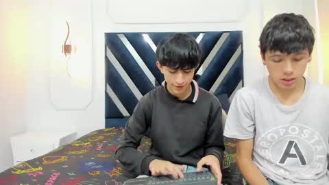 Snapshot of hoot_booys_ chatting on 11/20/25, 07:57 hoot_booys_ online show from 11/20/25, 07:57