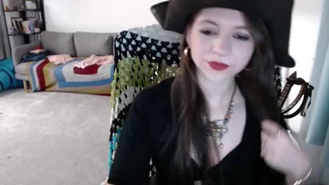 Snapshot of hope_xo chatting on 01/17/26, 08:56 Hope online show from 01/17/26, 08:56