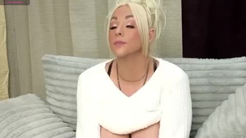 Snapshot of hopedayleexo chatting on 10/06/25, 09:12 Hope Daylee online show from 10/06/25, 09:12