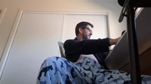 Snapshot of hopefulguy86 chatting on 05/22/26, 12:18 hopefulguy86 online show from 05/22/26, 12:18