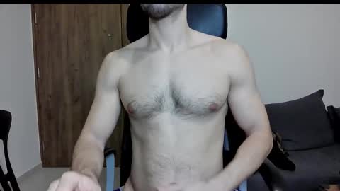 Snapshot of hornboy43 chatting on 01/12/26, 06:24 Oliver Saints online show from 01/12/26, 06:24