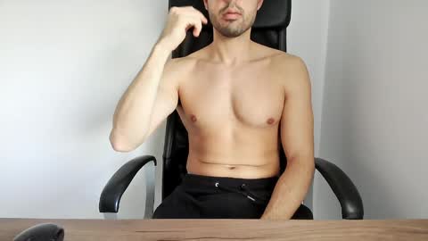 Snapshot of hornboy43 chatting on 03/01/26, 02:08 Oliver Saints online show from 03/01/26, 02:08