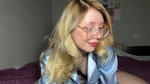 Audrey online show from 01/08/25, 02:03