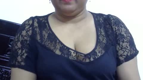 Snapshot of horneydesibabe chatting on 12/18/24, 05:42 horneydesibabe online show from 12/18/24, 05:42