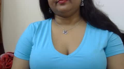 Snapshot of horneydesibabe chatting on 12/31/24, 05:51 horneydesibabe online show from 12/31/24, 05:51
