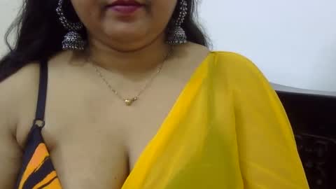 Snapshot of horneydesibabe chatting on 01/02/25, 02:11 horneydesibabe online show from 01/02/25, 02:11