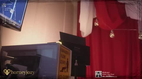 Snapshot of horneyjozy chatting on 10/31/25, 07:48 Horney Jozy online show from 10/31/25, 07:48