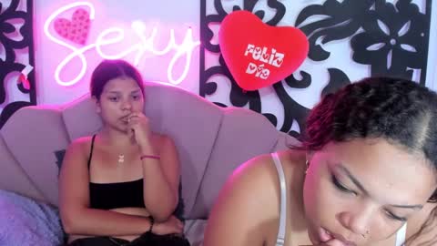CATALINA Y LAURA  online show from 02/18/25, 03:10