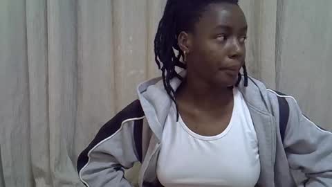 Snapshot of horny_baddie18 chatting on 02/06/26, 05:38 Leila online show from 02/06/26, 05:38