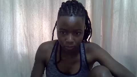 Snapshot of horny_baddie18 chatting on 02/13/26, 12:01 Leila online show from 02/13/26, 12:01