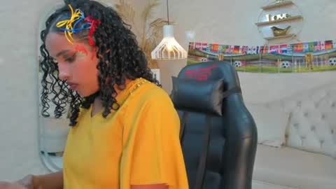 Horny Curls  online show from 06/18/26, 03:40