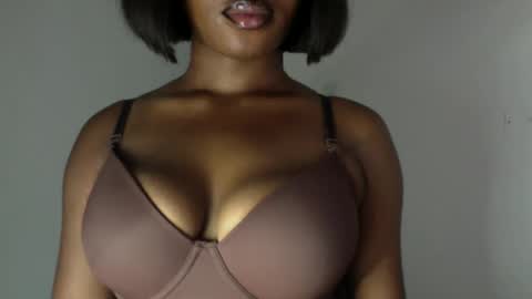 Snapshot of horny_goddess_delilah chatting on 05/27/26, 08:06 delilah online show from 05/27/26, 08:06