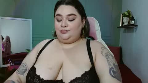 Snapshot of horny_neighbors_ chatting on 12/14/24, 09:29 onlyTiffany I broke up with frank 10 days ago online show from 12/14/24, 09:29