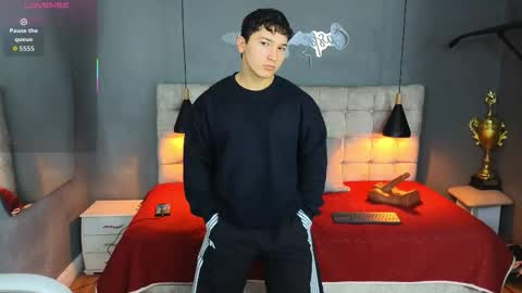 Snapshot of horny_nick18 chatting on 10/09/25, 10:35 horny_nick18 online show from 10/09/25, 10:35