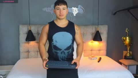 horny_nick18 online show from 01/08/26, 11:34