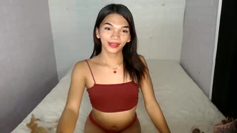 Snapshot of horny_rhiana chatting on 02/15/26, 02:25 Rhiana online show from 02/15/26, 02:25