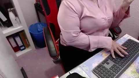 Snapshot of horny_sofia chatting on 12/02/25, 05:46 Soso online show from 12/02/25, 05:46