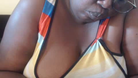 Snapshot of hornybigtitts chatting on 01/14/25, 12:24 monica zain online show from 01/14/25, 12:24