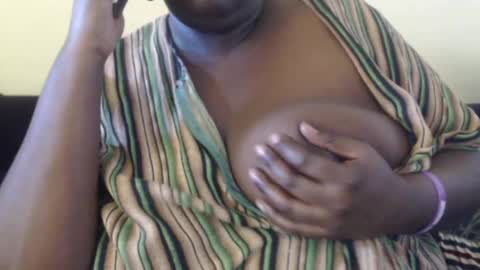 Snapshot of hornybigtitts chatting on 01/17/25, 12:31 monica zain online show from 01/17/25, 12:31
