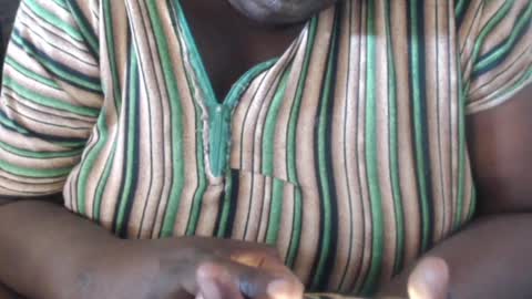 Snapshot of hornybigtitts chatting on 01/20/25, 10:40 monica zain online show from 01/20/25, 10:40
