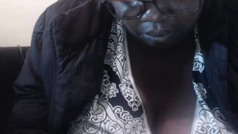 Snapshot of hornybigtitts chatting on 02/01/25, 04:35 monica zain online show from 02/01/25, 04:35
