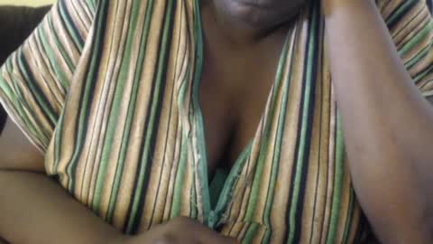 Snapshot of hornybigtitts chatting on 02/13/25, 02:42 monica zain online show from 02/13/25, 02:42
