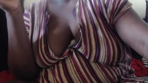 Snapshot of hornybigtitts chatting on 02/25/25, 12:13 monica zain online show from 02/25/25, 12:13