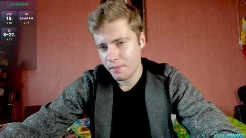 Snapshot of hornyblondieboyy chatting on 10/28/25, 10:41 Max online show from 10/28/25, 10:41