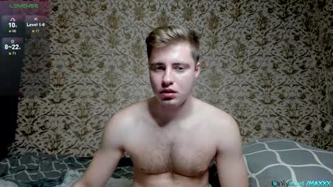 Snapshot of hornyblondieboyy chatting on 11/29/25, 03:37 Max online show from 11/29/25, 03:37