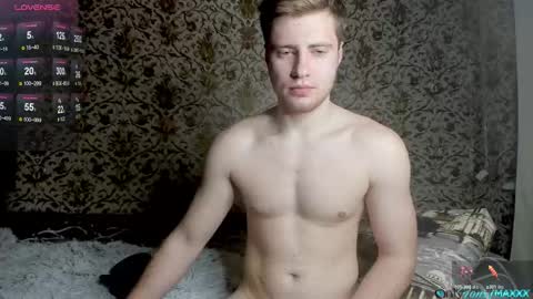 Snapshot of hornyblondieboyy chatting on 12/18/25, 03:51 Max online show from 12/18/25, 03:51