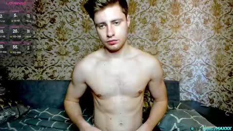 Snapshot of hornyblondieboyy chatting on 03/15/26, 09:48 Max online show from 03/15/26, 09:48