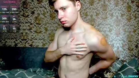 Snapshot of hornyblondieboyy chatting on 03/18/26, 09:01 Max online show from 03/18/26, 09:01