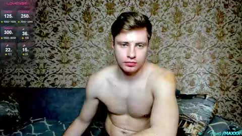 Snapshot of hornyblondieboyy chatting on 03/20/26, 11:04 Max online show from 03/20/26, 11:04
