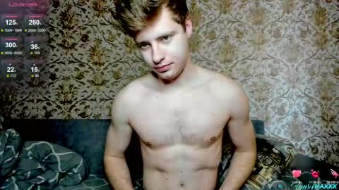 Snapshot of hornyblondieboyy chatting on 04/04/26, 06:22 Max online show from 04/04/26, 06:22