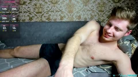 Snapshot of hornyblondieboyy chatting on 04/17/26, 06:22 Max online show from 04/17/26, 06:22