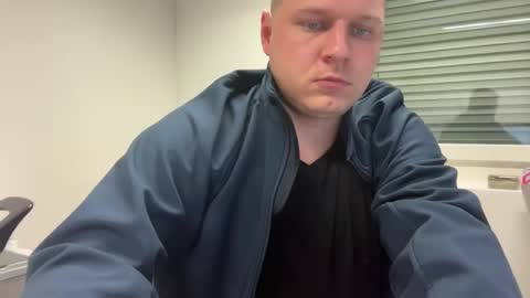 Snapshot of hornyboy95300 chatting on 12/23/24, 04:39 hornyboy95300 online show from 12/23/24, 04:39