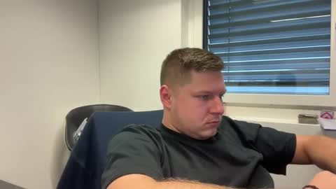 Snapshot of hornyboy95300 chatting on 12/27/24, 08:24 hornyboy95300 online show from 12/27/24, 08:24