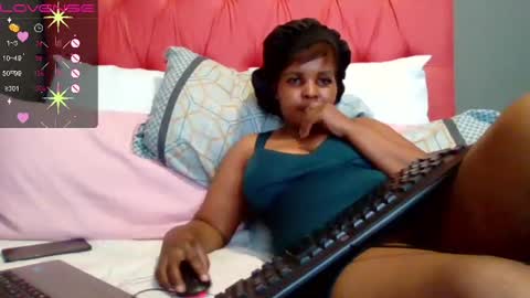 Honeybaexx online show from 12/22/24, 11:44