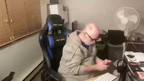 Brett online show from 01/05/25, 04:58