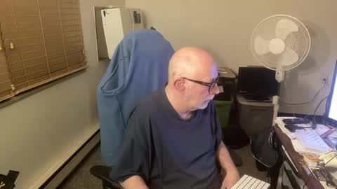 Brett online show from 02/10/25, 02:41