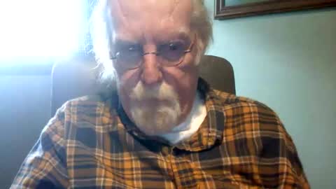 Snapshot of hornyinohio9 chatting on 04/11/26, 01:26 HornyInOhio9 online show from 04/11/26, 01:26