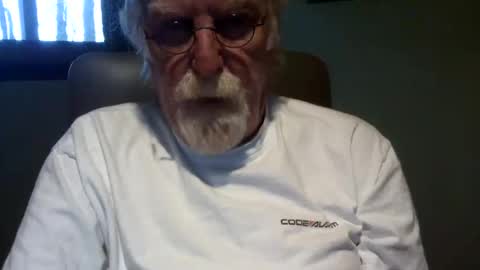 Snapshot of hornyinohio9 chatting on 04/14/26, 12:44 HornyInOhio9 online show from 04/14/26, 12:44