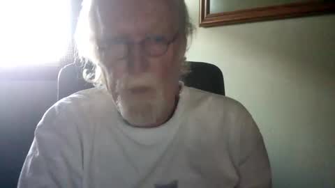 Snapshot of hornyinohio9 chatting on 04/16/26, 12:28 HornyInOhio9 online show from 04/16/26, 12:28