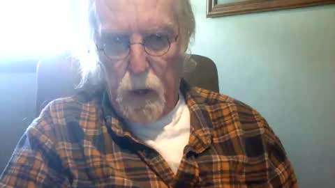 Snapshot of hornyinohio9 chatting on 04/19/26, 02:38 HornyInOhio9 online show from 04/19/26, 02:38