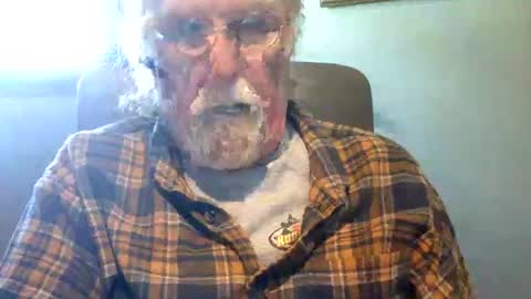 Snapshot of hornyinohio9 chatting on 05/03/26, 03:18 HornyInOhio9 online show from 05/03/26, 03:18
