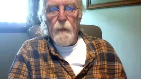 Snapshot of hornyinohio9 chatting on 05/25/26, 03:40 HornyInOhio9 online show from 05/25/26, 03:40