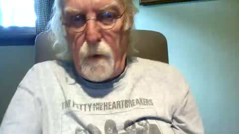 Snapshot of hornyinohio9 chatting on 06/06/26, 04:12 HornyInOhio9 online show from 06/06/26, 04:12