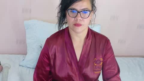 Snapshot of hornylatimommy chatting on 09/21/25, 11:56 Natasha online show from 09/21/25, 11:56